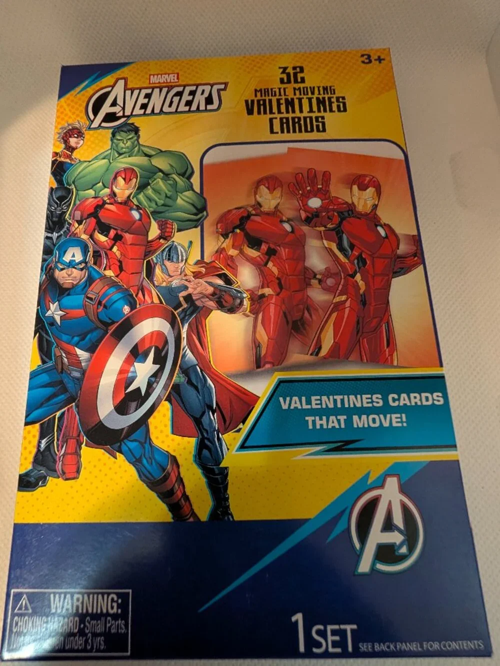 NEW Marvel Avengers 32 Magic Moving Valentine's Day Cards Set 8 Designs Boy Girl